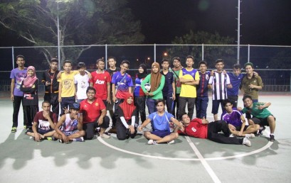Perlawanan Futsal Antara Pelatih dan Kakitangan